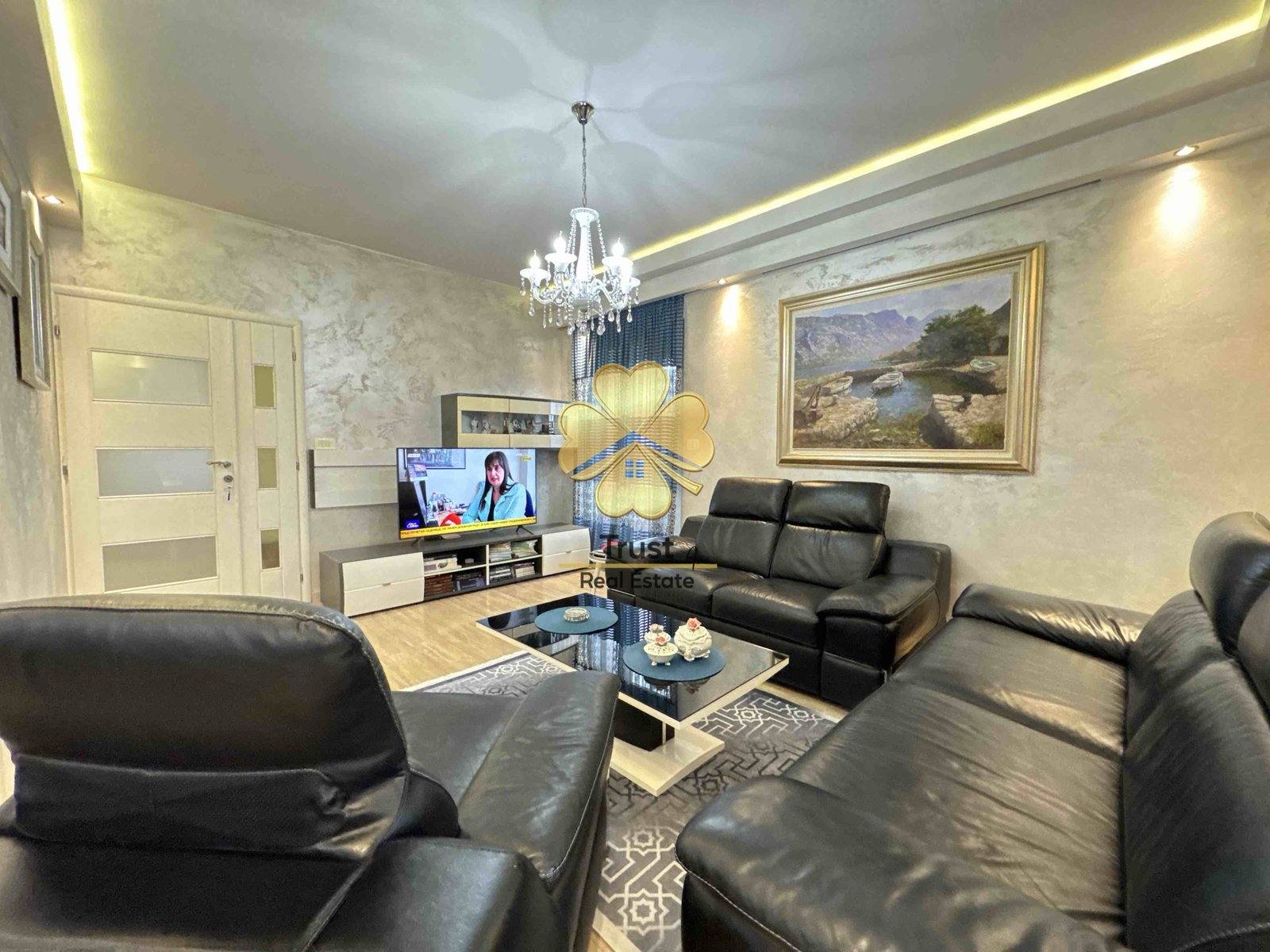 Trosoban stan, 100m2, Stari Aerodrom, Podgorica — fotografija 2
