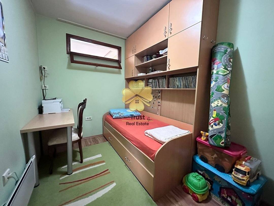 Trosoban stan, Blok 5, Podgorica, 90m2 — fotografija 2