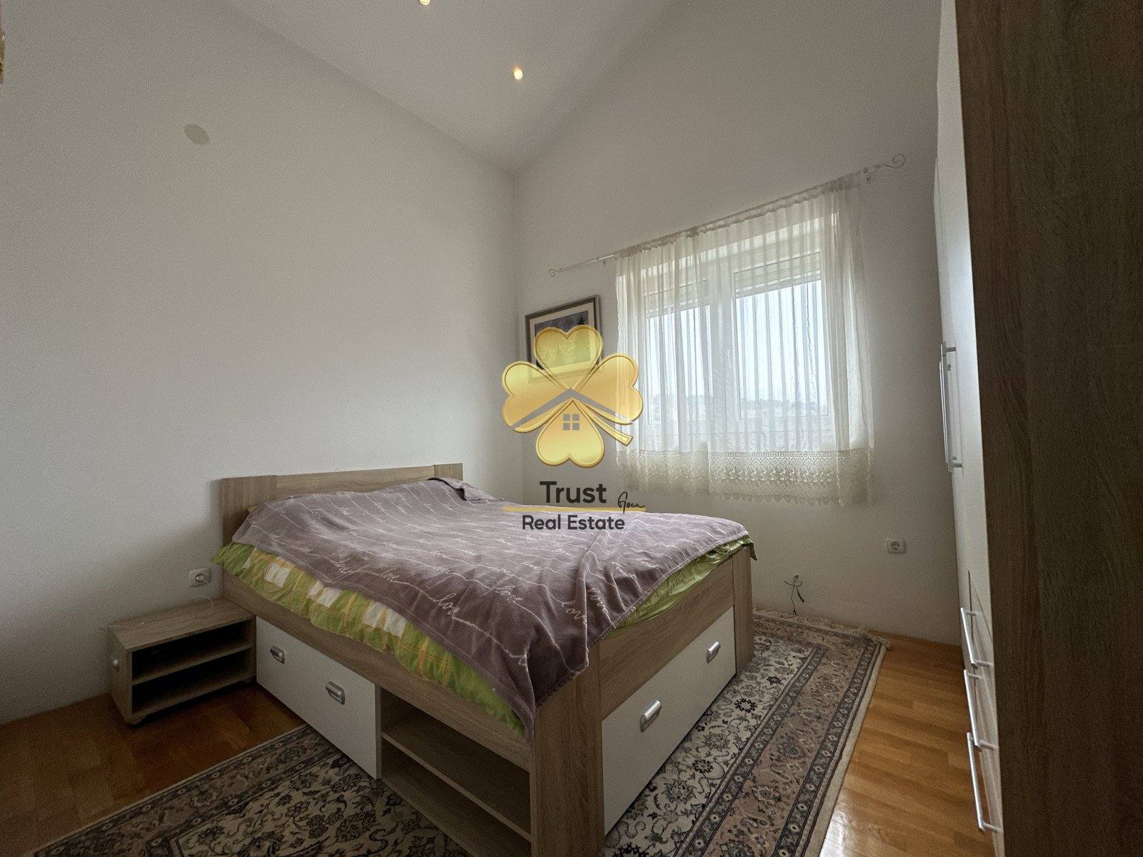 Kuca u Dalmatinskoj ulici, Tolosi, Podgorica, 400m2 — fotografija 20