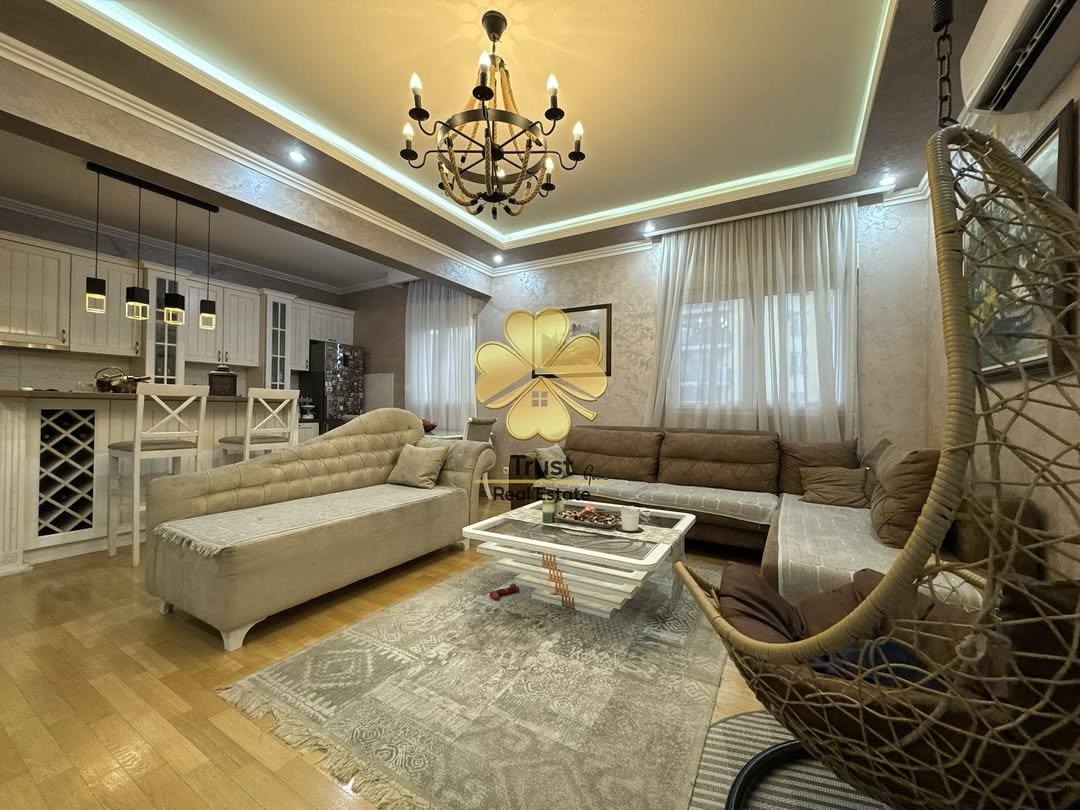 Trosoban stan, Blok 9, Podgorica, 95m2 — fotografija 1