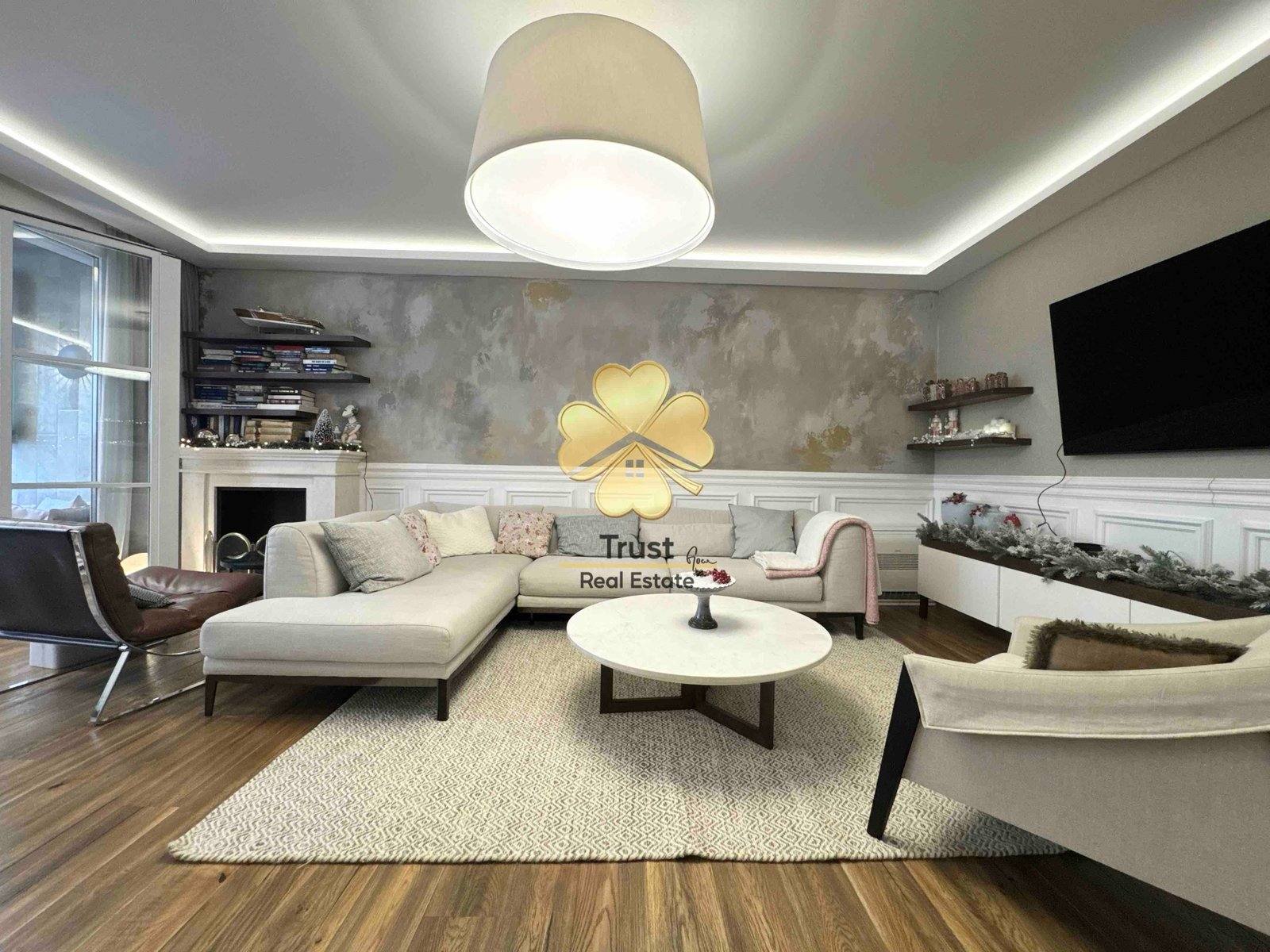 Trosoban luksuzan stan, Centar, 122m2, Podgorica — fotografija 1