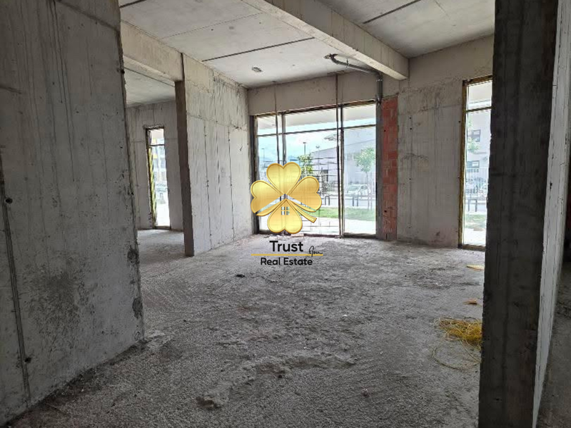 Poslovni prostor, 350m2, Central Point, Podgorica