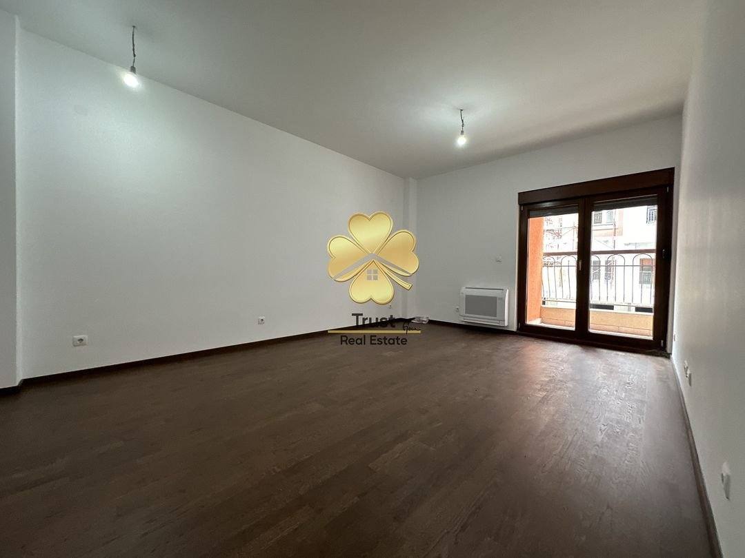 Dvosoban stan, Momisici, Podgorica, 79m2 — fotografija 1