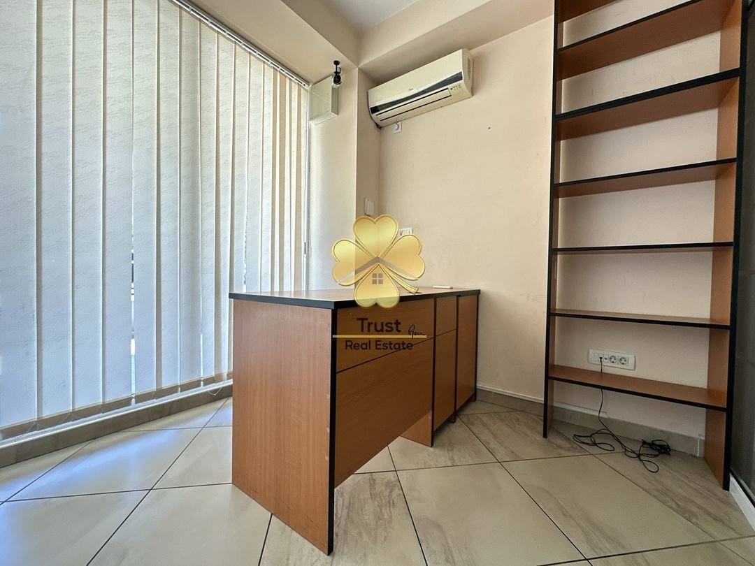 Poslovni prostor, City Kvart, Podgorica, 50m2 — fotografija 2