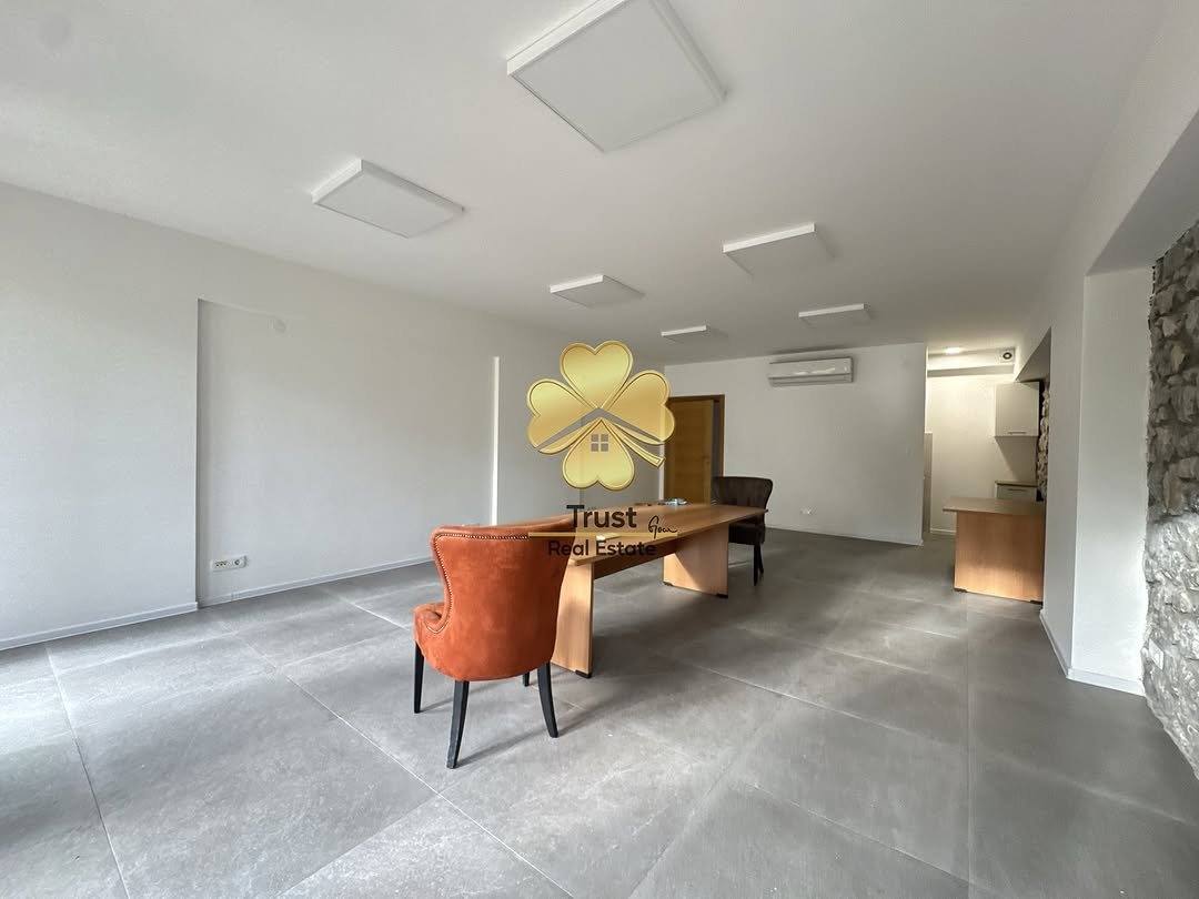 Poslovni prostor, 120m2, Centar, Podgorica — fotografija 2