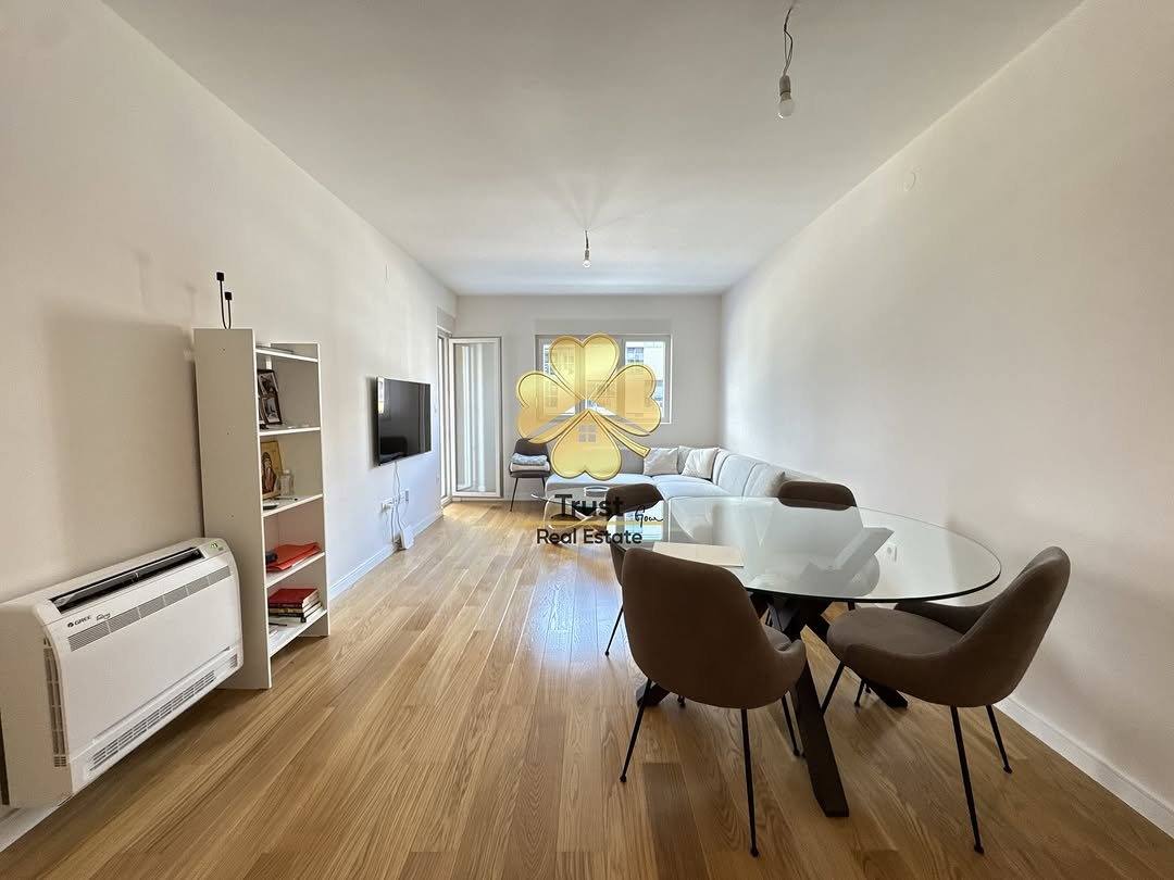 Na prodaju, dvosoban stan, 68m2, Central Point, Podgorica — fotografija 2