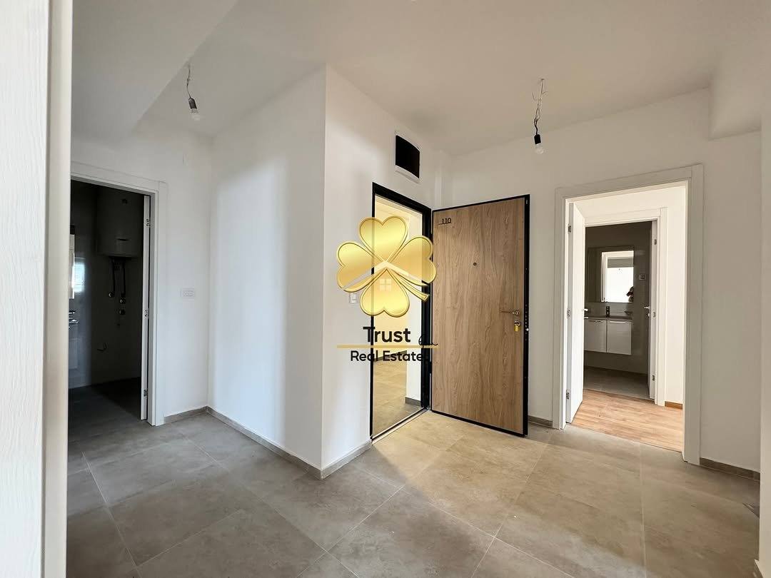 Trosoban stan, 106m2, Stari Aerodrom, Podgorica — fotografija 2