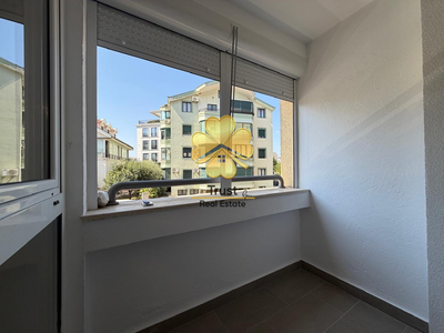 Rent: Spacious 3-Bedroom Apartment in Baku St., 100m2
