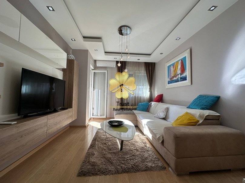 LUX Dvosoban stan, City Kvart, Podgorica, 70m2 — fotografija 1