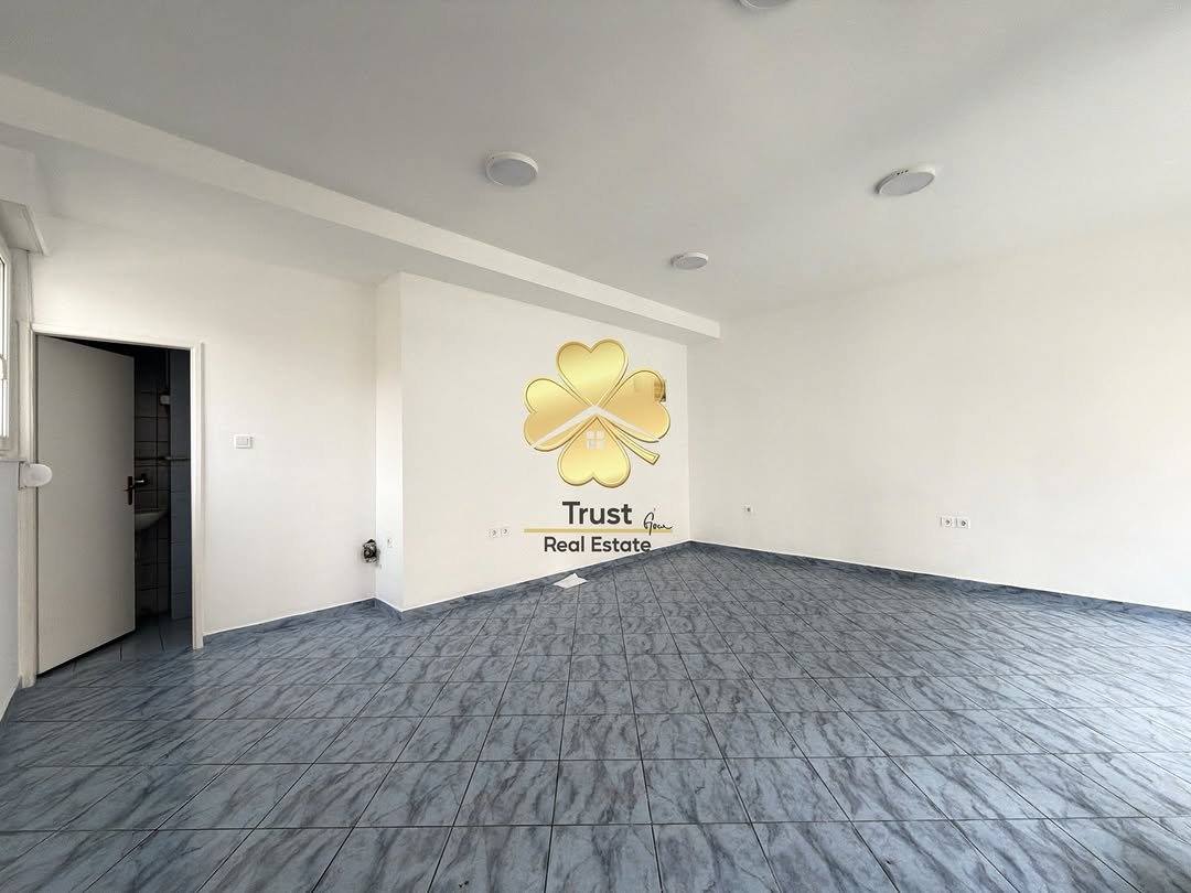 Poslovni prostor, 43m2, Stari Aerodrom, Podgorica — fotografija 2
