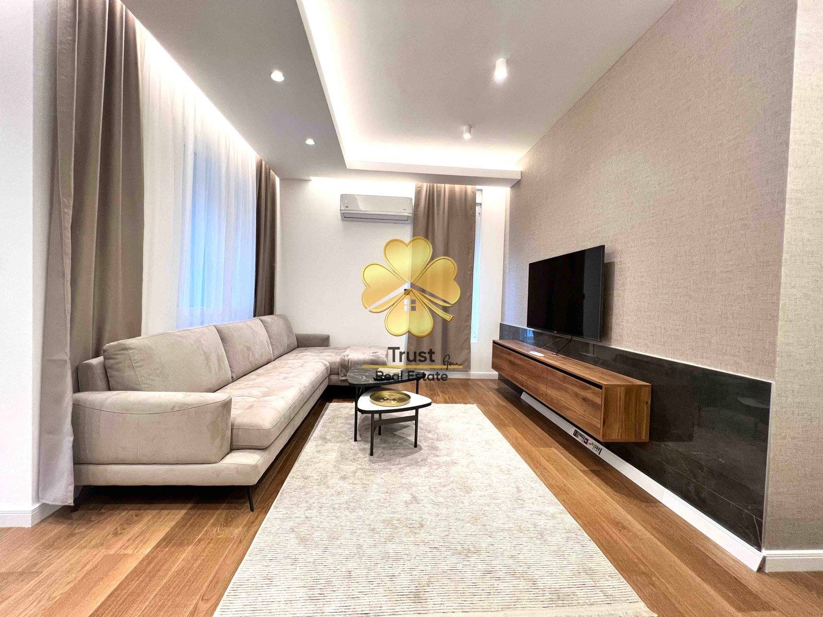 Dvosoban stan, Blok 9 74m2, Podgorica — fotografija 1
