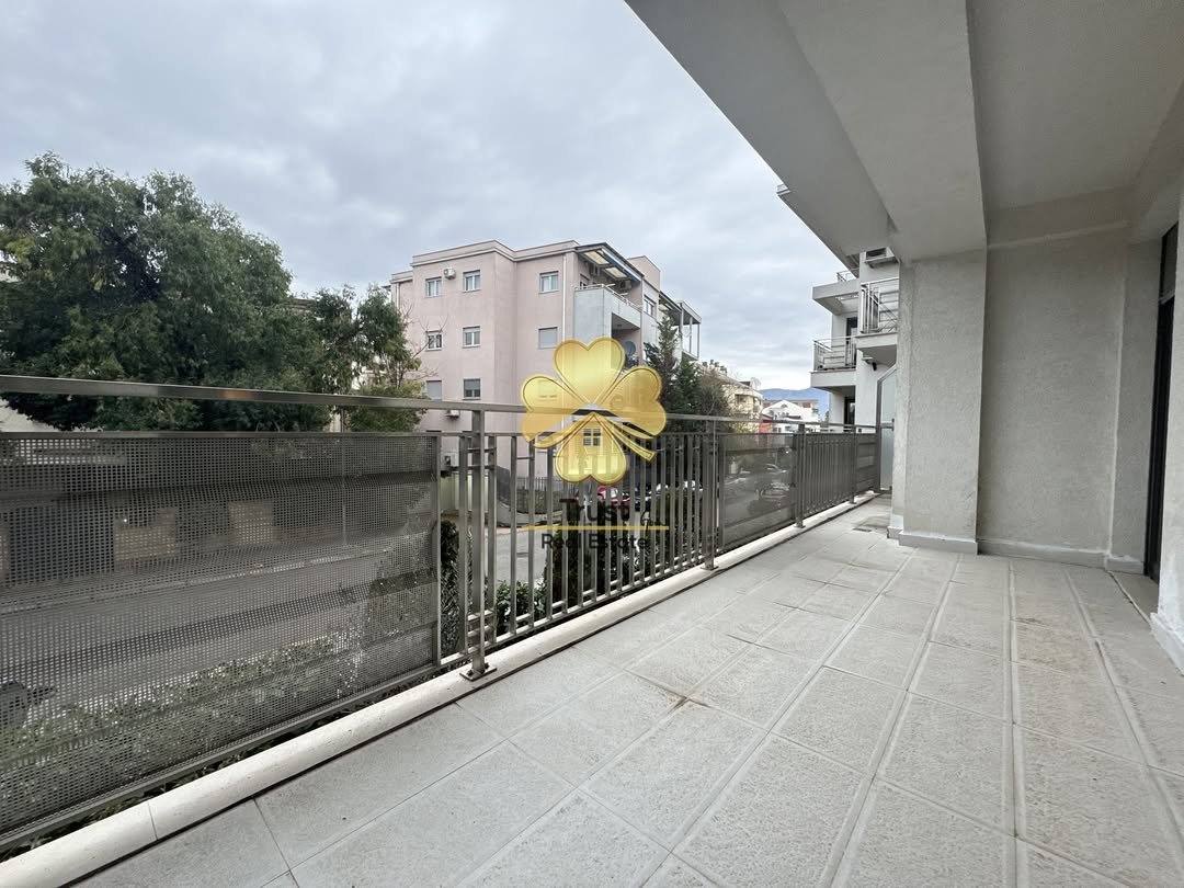 Dvosoban stan, Gorica C, Podgorica, 80m2 — fotografija 2