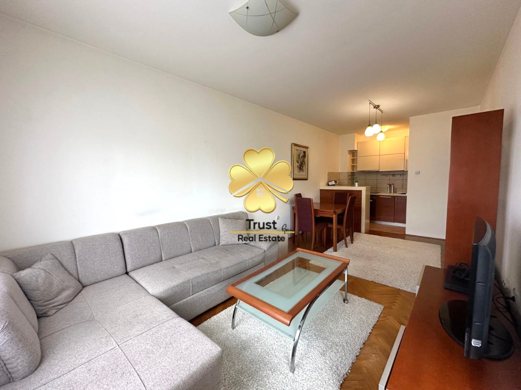 Dvosoban stan, 60m2, Blok 9, Podgorica — fotografija 2