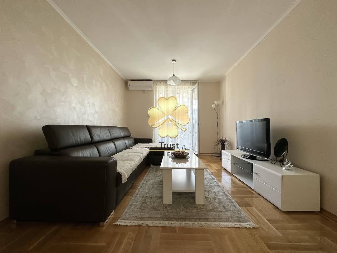 Dvosoban stan, Stara Varos, Podgorica, 65m2 — fotografija 1