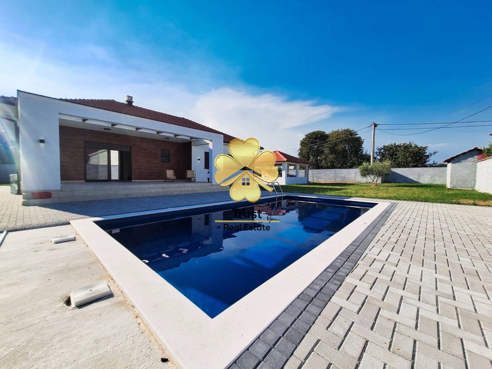 Kuća, Donji Kokoti, 200m2, Podgorica — fotografija 2
