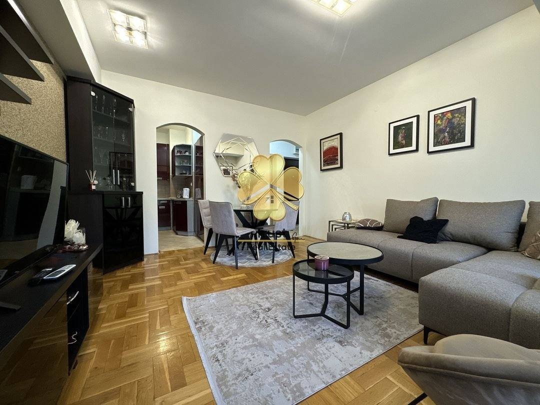 Dvosoban stan, Blok 9, Podgorica, 70m2 — fotografija 2