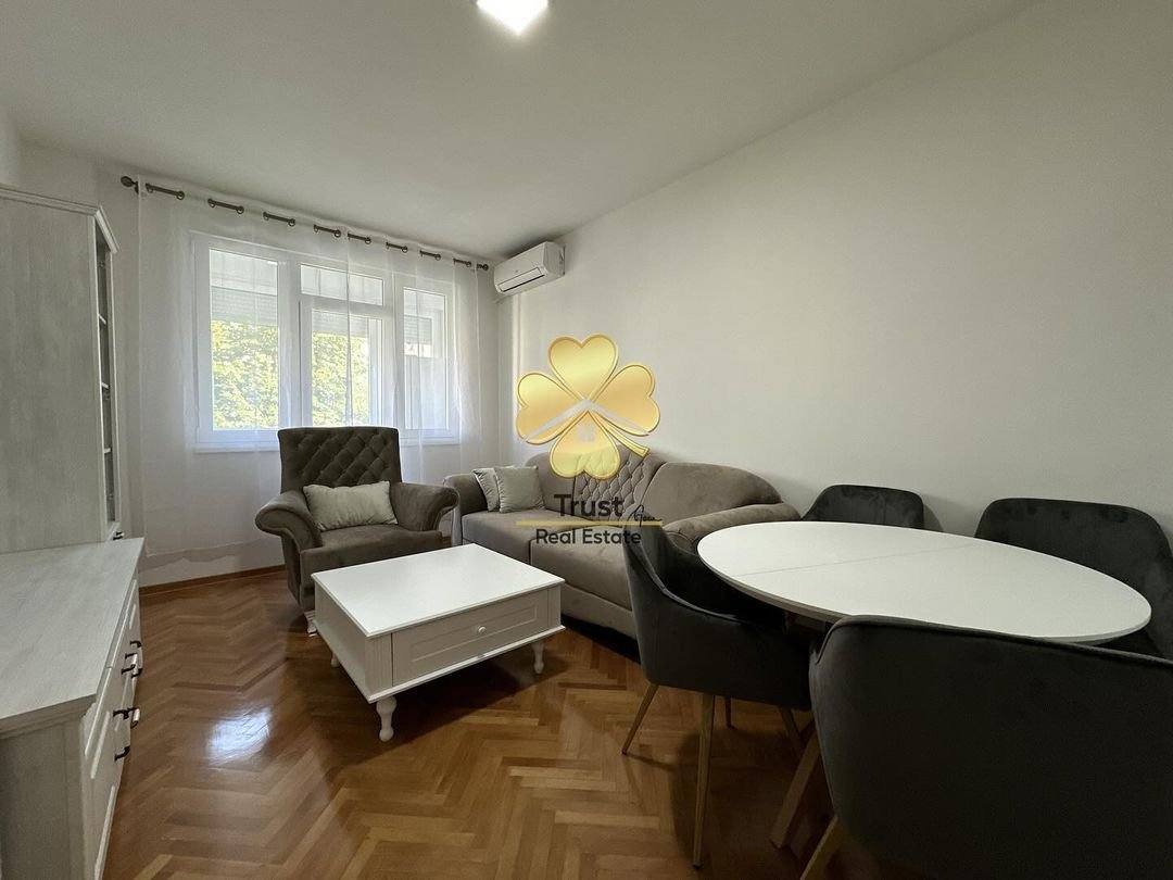 Dvosoban stan, Centar, Podgorica, 75m2 — fotografija 1