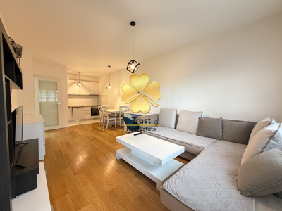 Modern 1-Bedroom Apartment for Rent in Central Point, 50m2