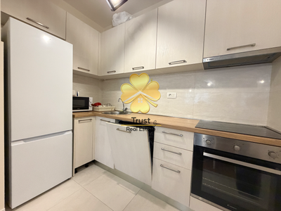 Modern 1-Bedroom Apartment for Rent in Central Point, 50m2