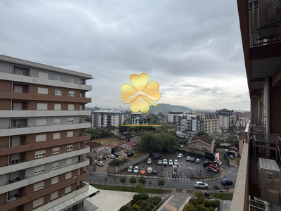 Modern 1-Bedroom Apartment for Rent in Central Point, 50m2