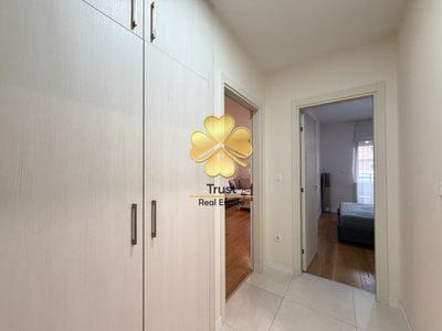 Modern 1-Bedroom Apartment for Rent in Central Point, 50m2