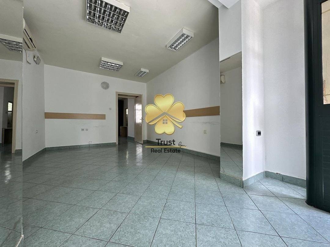 Poslovni prostor, Centar, Podgorica, 42m2 — fotografija 2