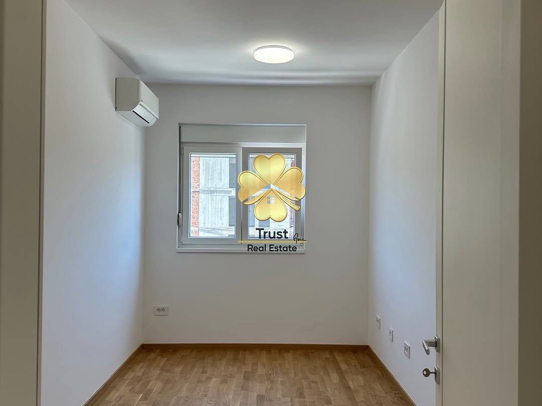 Dvosoban nenamješten stan, 65m2, Stari Aerodrom, Podgorica — fotografija 9