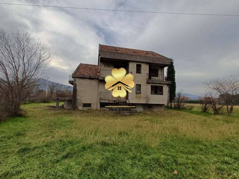 Kuca, 500m2, Donji Kokoti, Podgorica — fotografija 1