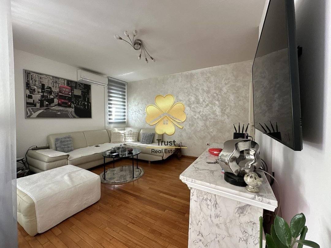 Dvosoban stan, Blok 5, Podgorica, 80m2 — fotografija 2