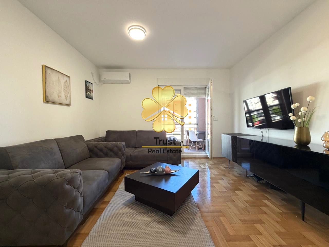 Cozy 1-Bedroom Apartment in Stari Aerodrom, 50m2 — photo 1
