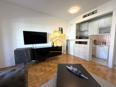 Cozy 1-Bedroom Apartment in Stari Aerodrom, 50m2