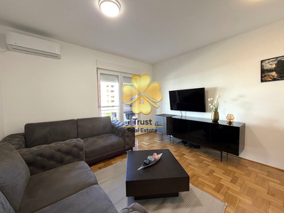Cozy 1-Bedroom Apartment in Stari Aerodrom, 50m2