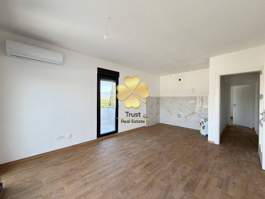 Dvosoban stan, 60m2, 1 Maj, Podgorica — fotografija 1
