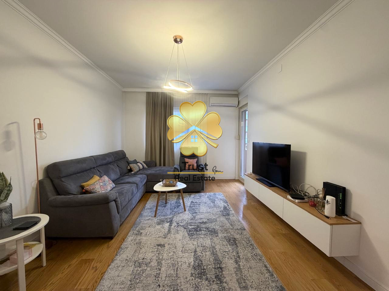 Modern 1-Bedroom Apartment for Rent in Central Point, 47m2 — photo 1