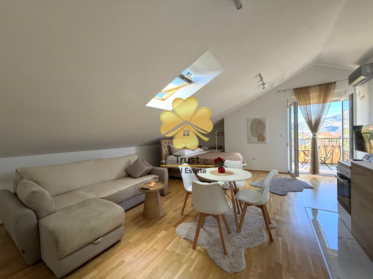 Garsonjera za Izdavanje, Zagorič, 40 m2 — fotografija 1