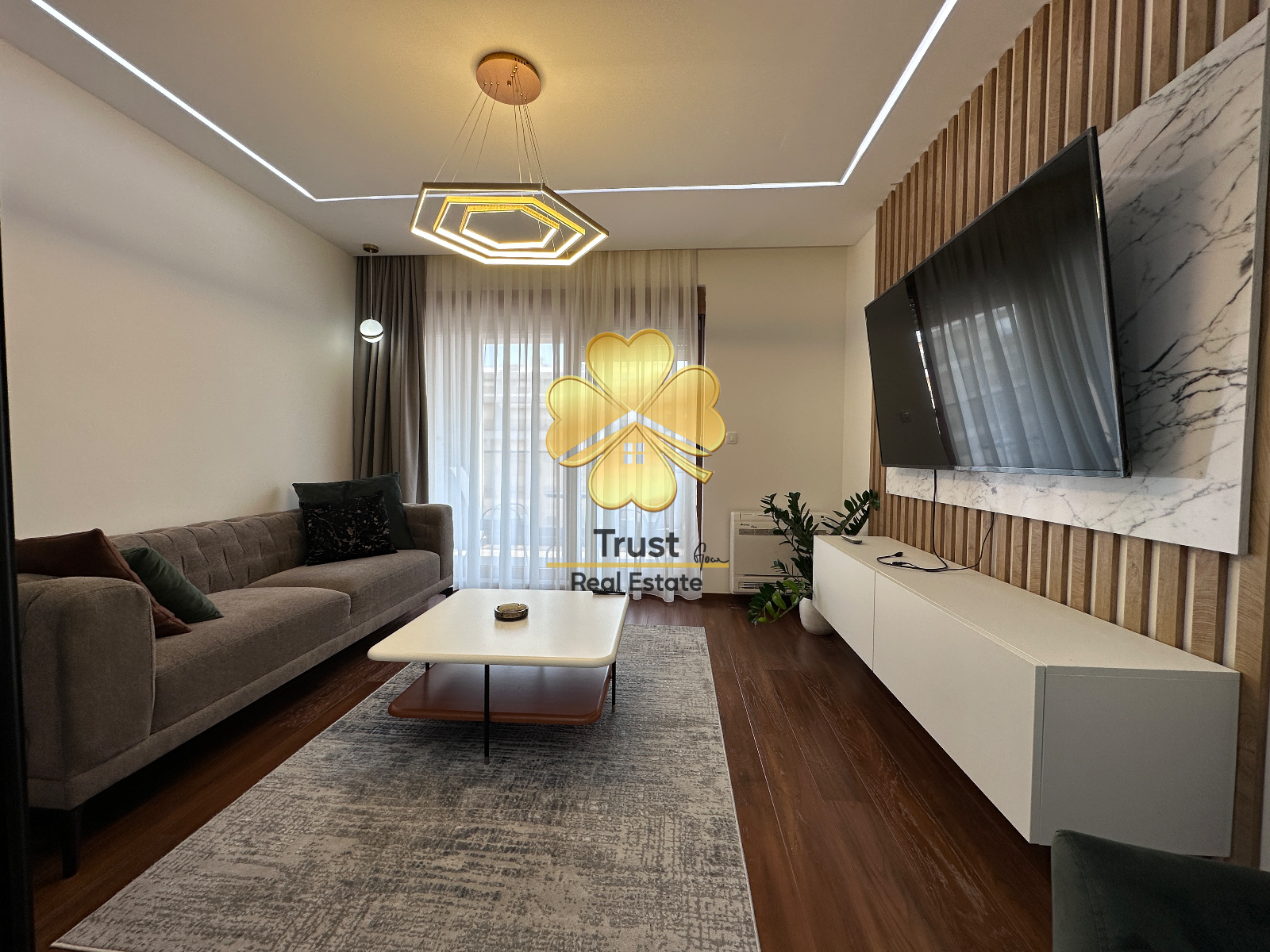 Luskuzan dvosoban stan za izdavanje u Master kvartu, 70m2 — fotografija 1