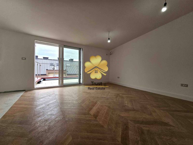 Garsonjera, Ljubovic, Podgorica, 23m2+10m2