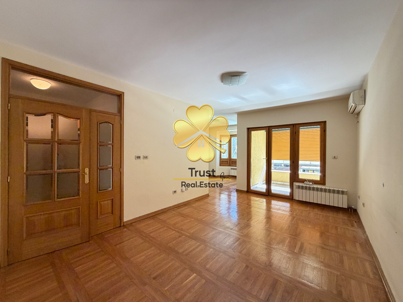 Spacious 3-Room Apartment for Rent in Rimski trg, 110m2
