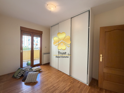 Spacious 3-Room Apartment for Rent in Rimski trg, 110m2
