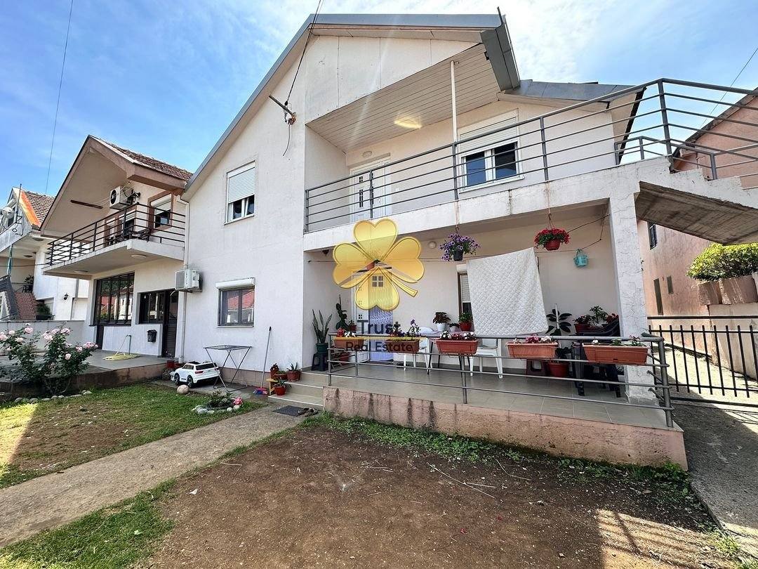 Dvije kuce, Konik, Podgorica, 353m2 — fotografija 2