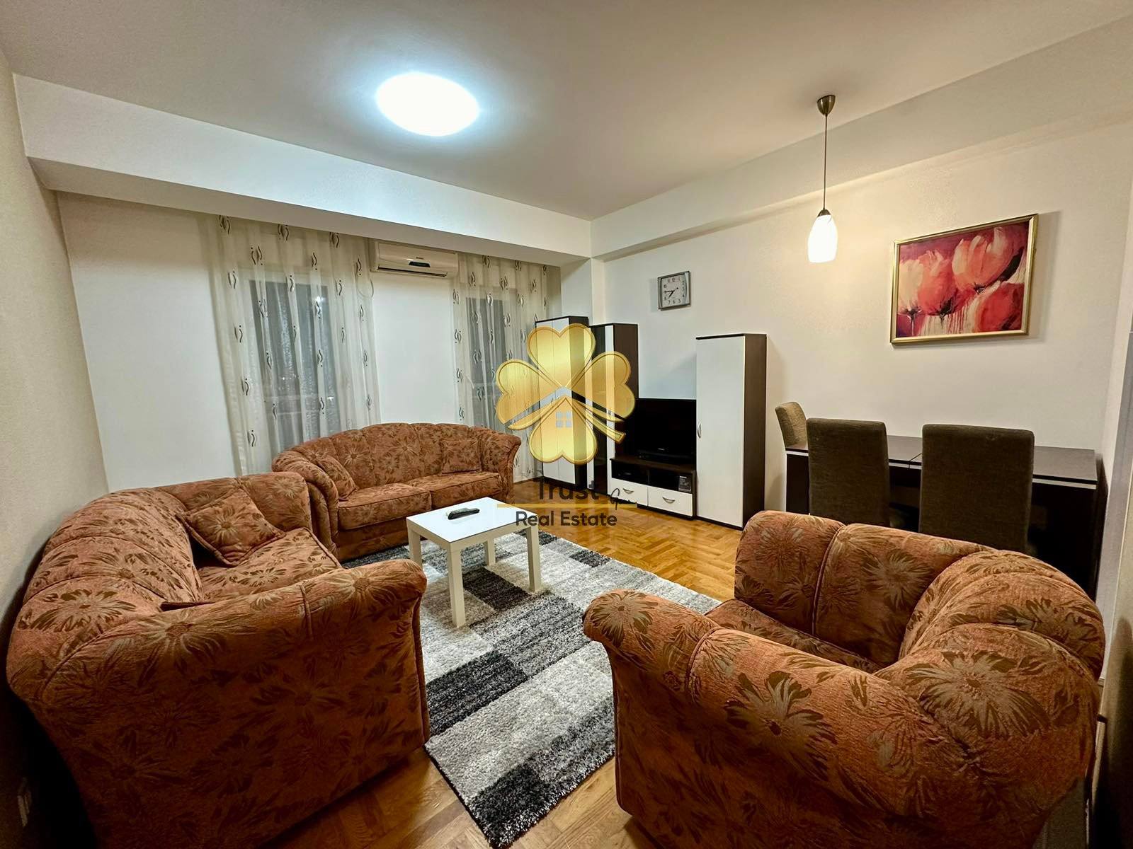Dvosoban stan, Blok 9, Podgorica, 60m2 — fotografija 1