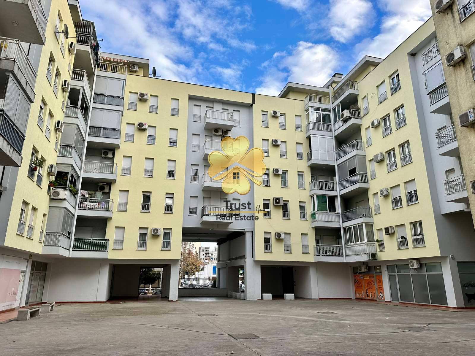 Dvosoban stan, Blok 9, Podgorica, 60m2 — fotografija 9