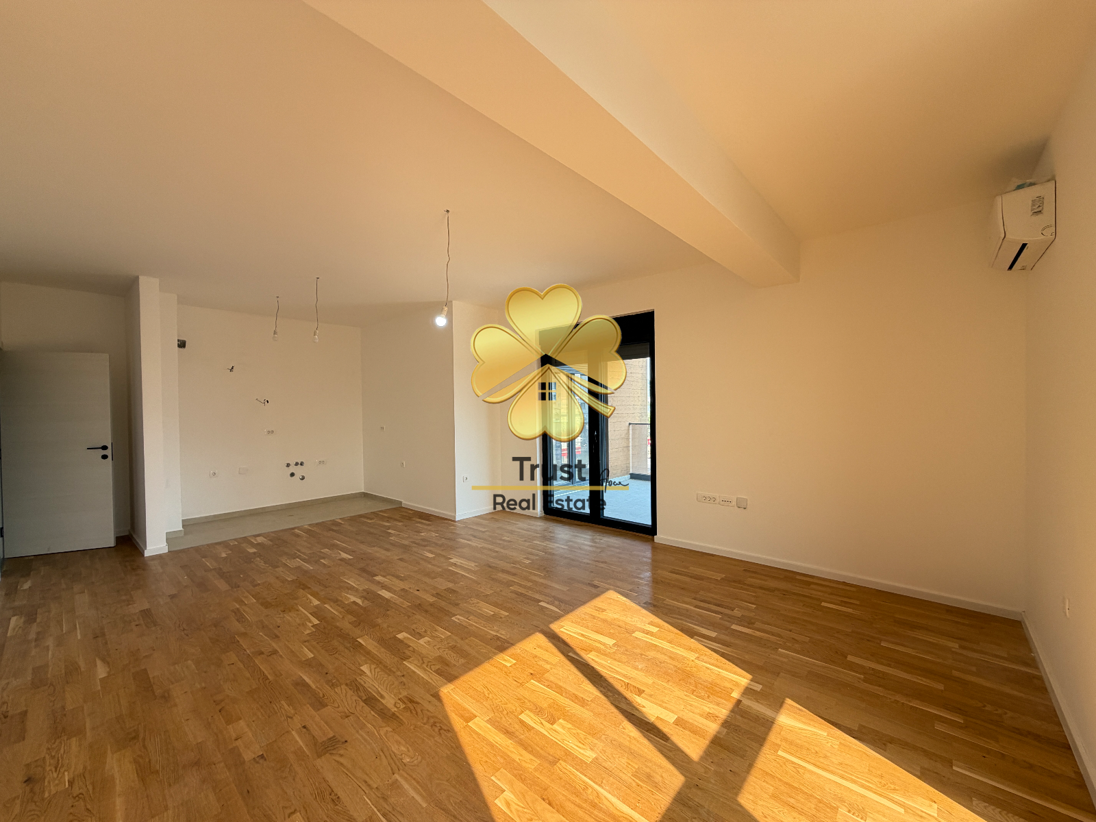Unfurnished Apartment in Dadi Plaza, Stari Aerodrom, 112m2 — photo 2