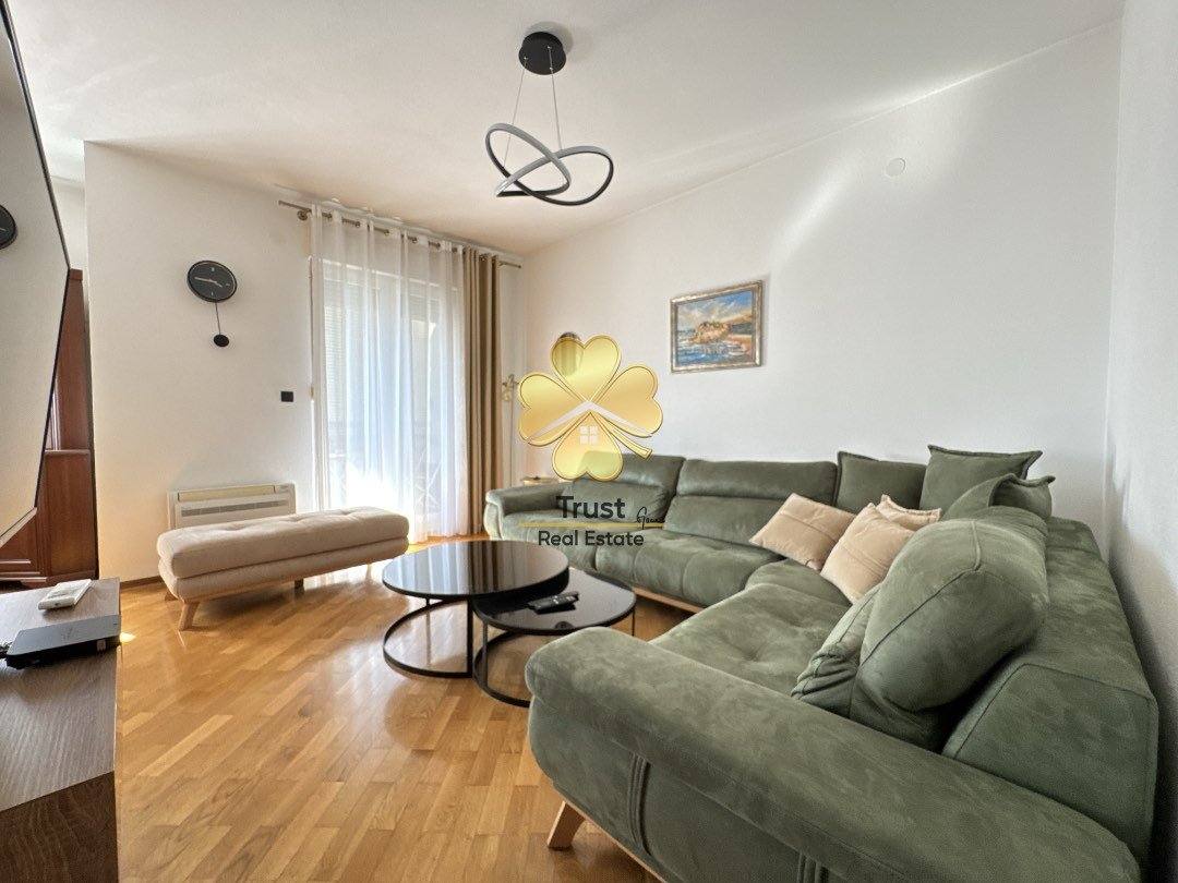 Trosoban stan, 84m2, Stari Aerodrom, Podgorica — fotografija 1