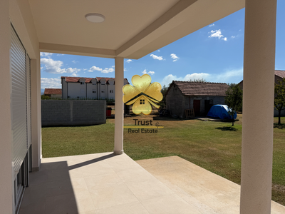 House in Gornja Gorica, 100m2 - Unfurnished Home/Office