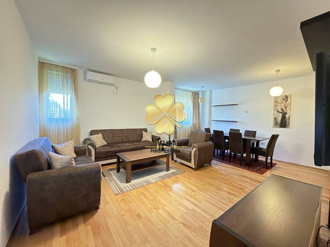 Jednosoban stan, 60m2, Blok 5, Podgorica — fotografija 1