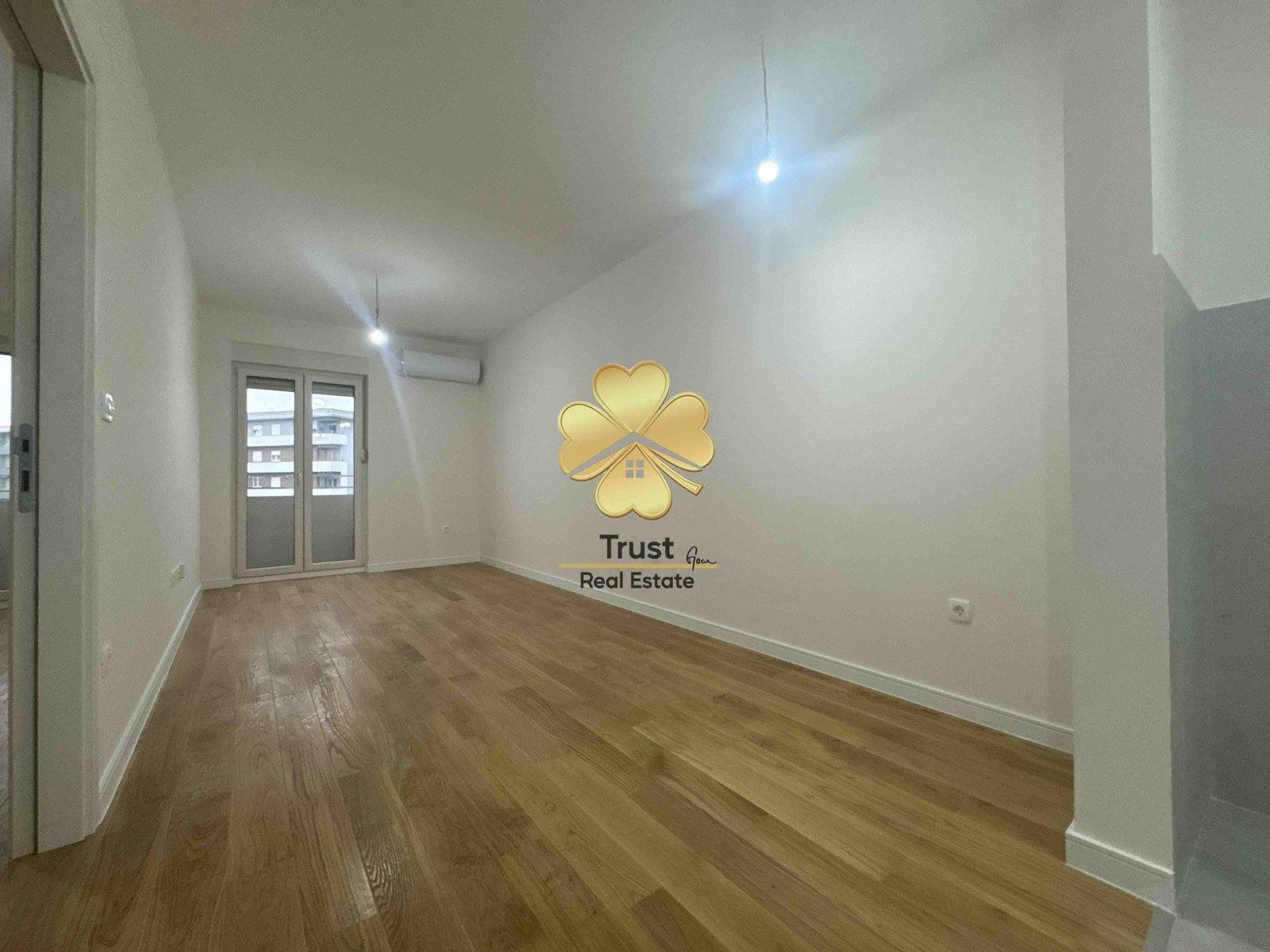Jednosoban nenamješten stan, 40m2, Central Point, Podgorica — fotografija 2