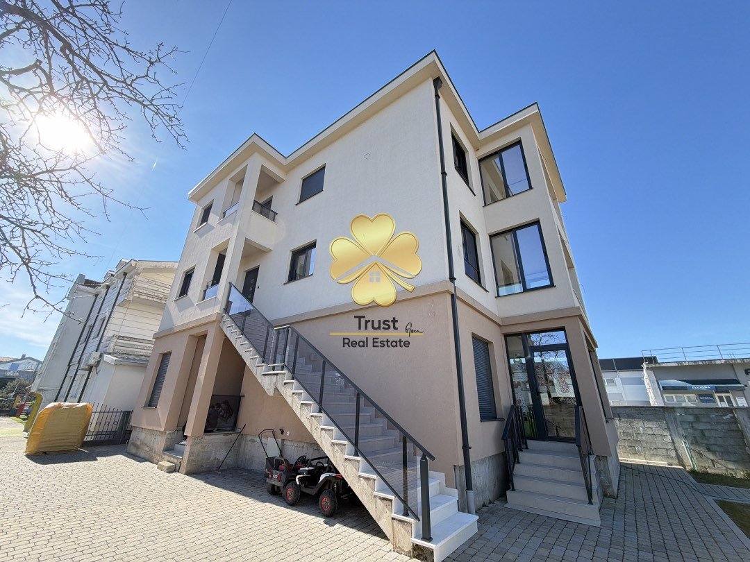 Kuća, 270m2, Gornja Gorica, Podgorica — fotografija 2