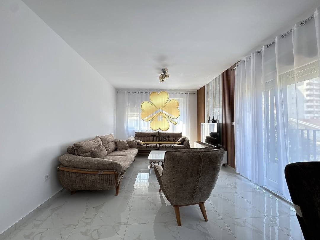 Dvosoban stan, 75m2, Djecja bolnica, Podgorica — fotografija 1